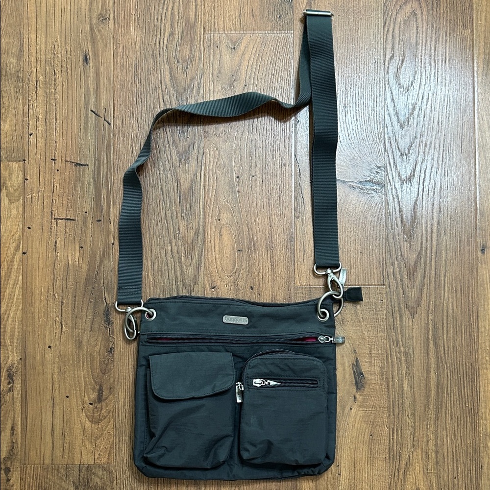 Baggallini crossbody bag